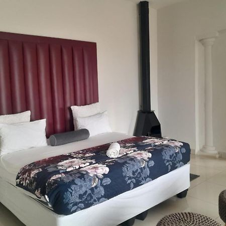 Dineo'S Lodge And Spa Burgersfort Eksteriør bilde