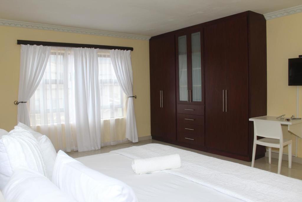 Dineo'S Lodge And Spa Burgersfort Eksteriør bilde