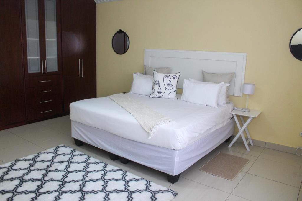 Dineo'S Lodge And Spa Burgersfort Eksteriør bilde