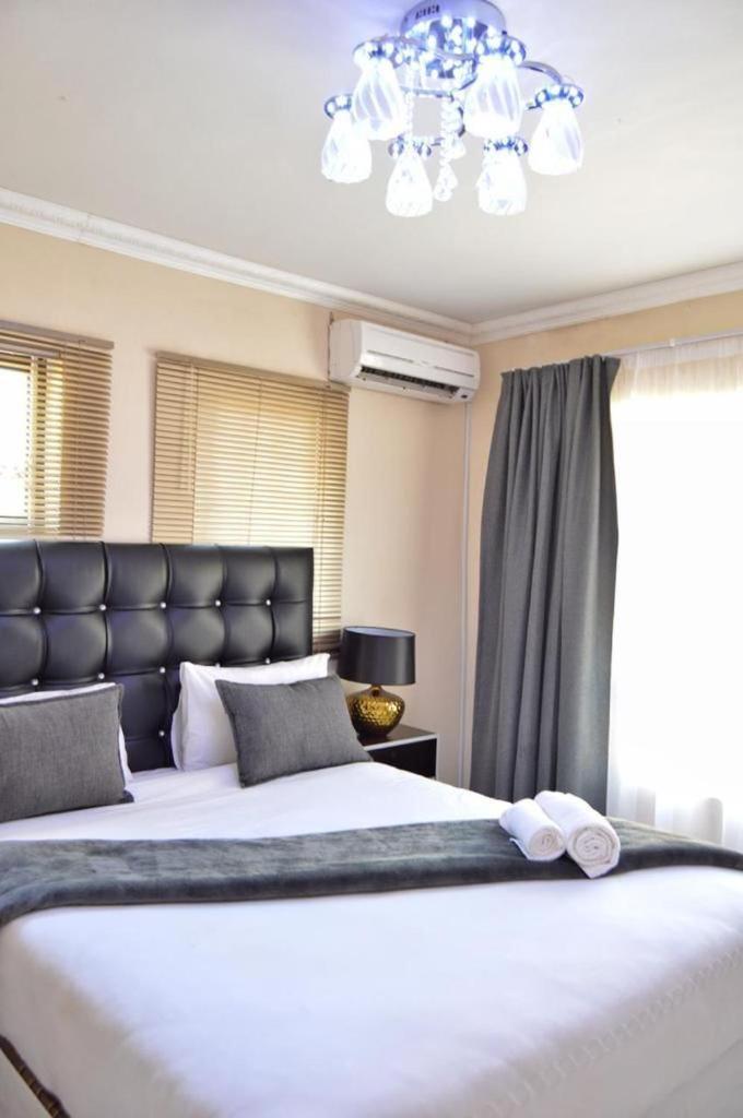 Dineo'S Lodge And Spa Burgersfort Eksteriør bilde