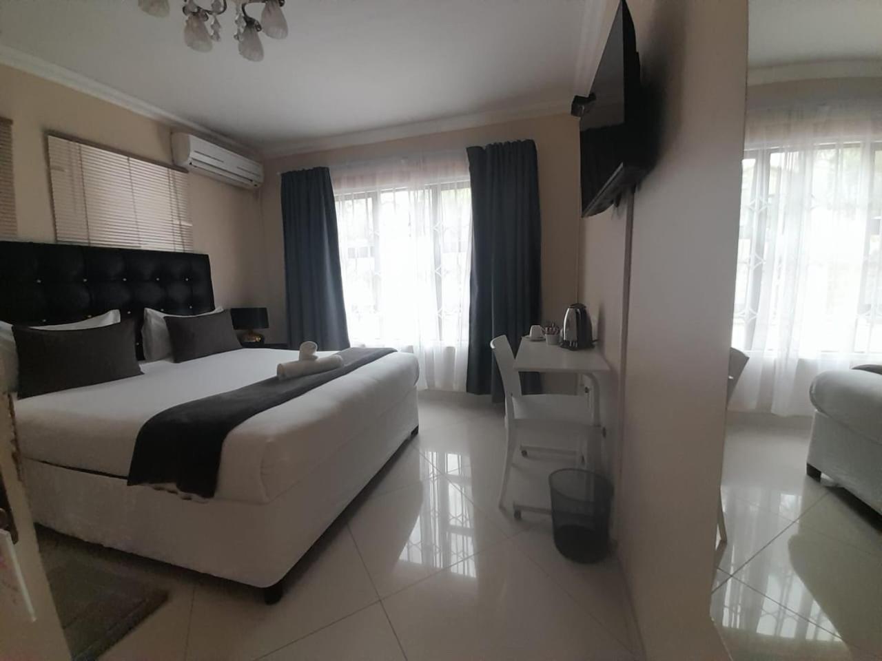 Dineo'S Lodge And Spa Burgersfort Eksteriør bilde